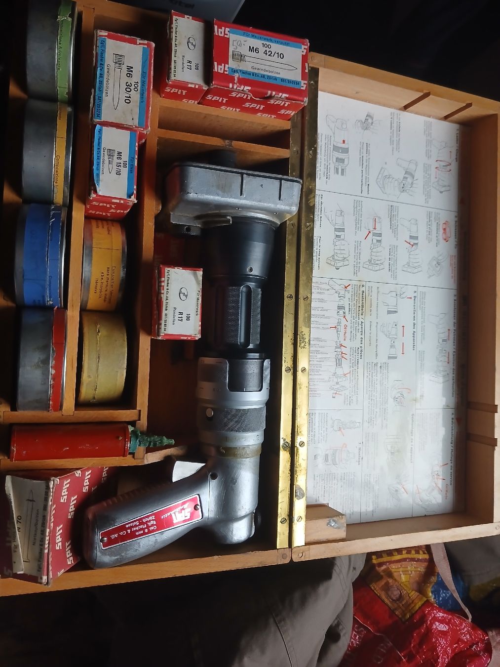 Spit Alle Werkzeuge: pistolet a clou SPIT – Defekt aus Fontaines NE von Dimeh 1