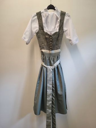 Wunderschönes Dirndl inkl. passender Bluse – wie neu.