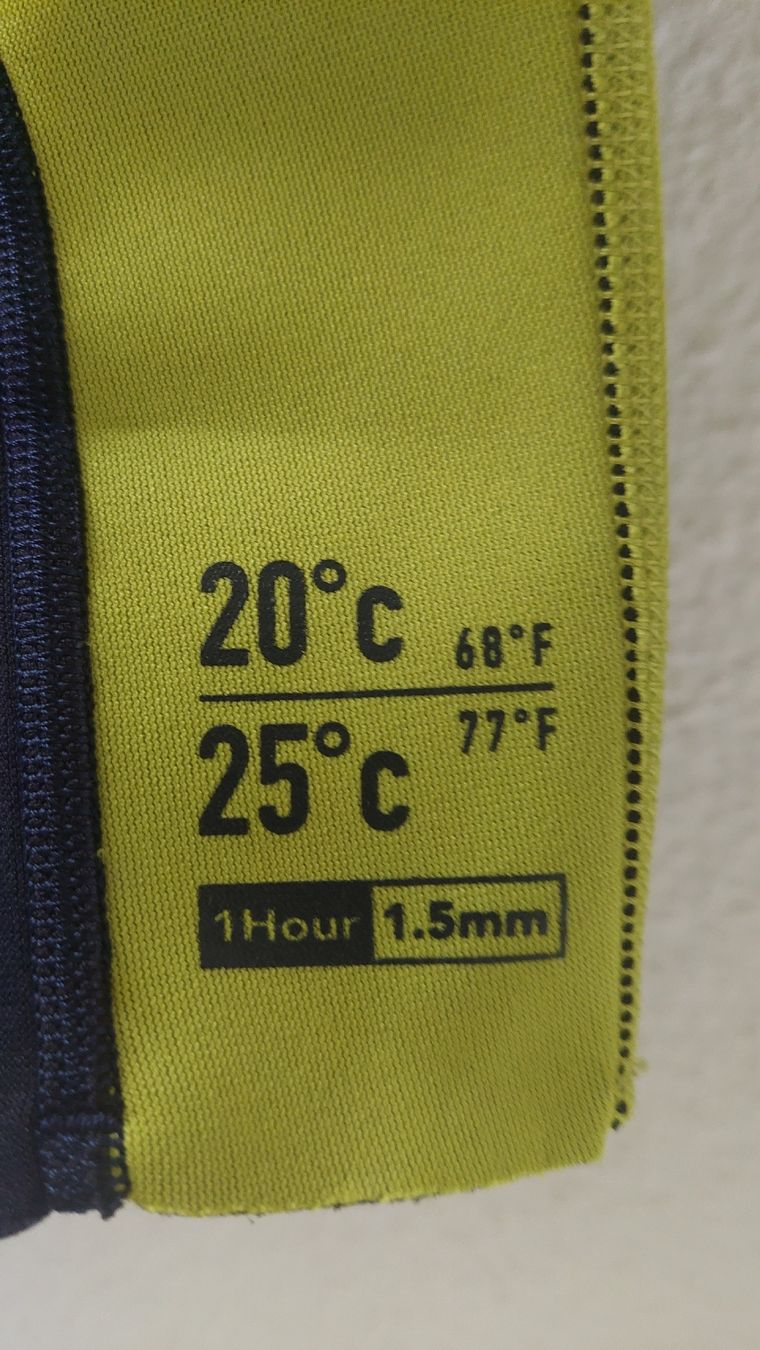 Decathlon Mute per immersioni: Neoprenanzug 1,5 mm – Usato da Zürich venduto da Cindarel 1