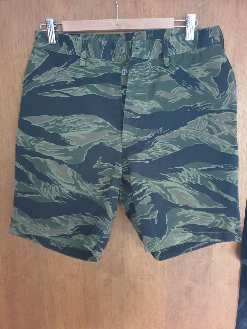 Pantaloni: Freewheelers tiger camo shorts – Nuovo (secondo la descrizione) da Lausanne venduto da LDahler
