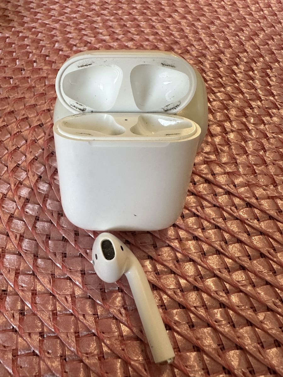Caricabatterie: Ladecase für AirPods 2 – Usato da Fällanden venduto da Grend22 1
