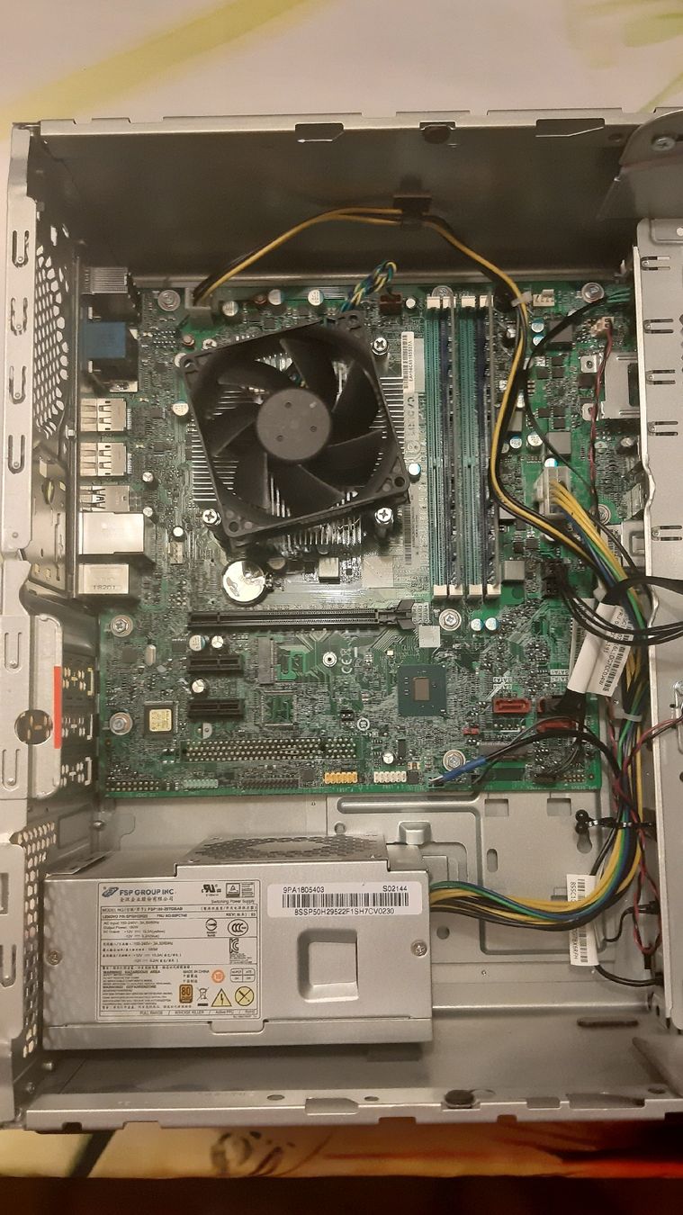 Lenovo PCs: PC - LENOVO  TinnkCentre – Défectueux à Wila par myquaso 1