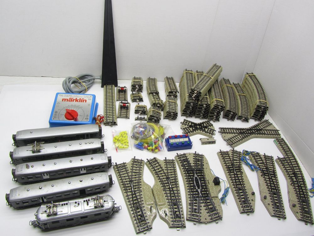 Märklin H0 Set, über 100-teiliges- Modellbahn Lot, (Gebraucht) in St ...