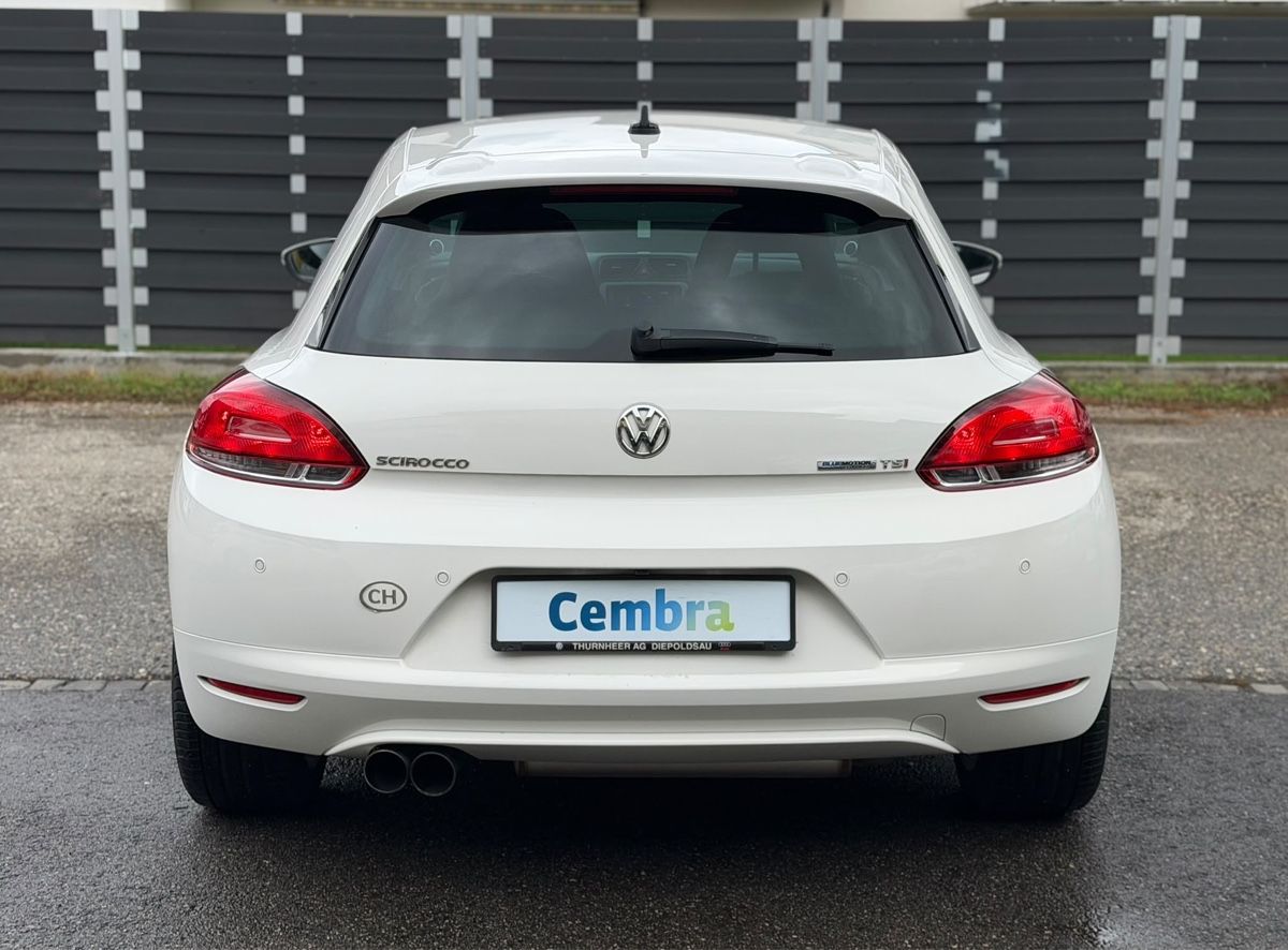 VW Autos: VW Scirocco 1.4 TSI weiss 2012  – D'occasion à Döttingen par jeny77 4