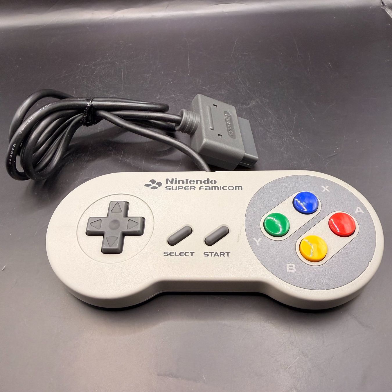 Nintendo Controller: Original SNES Controller – guter Zustand – Usato da Düdingen venduto da Nerdworld