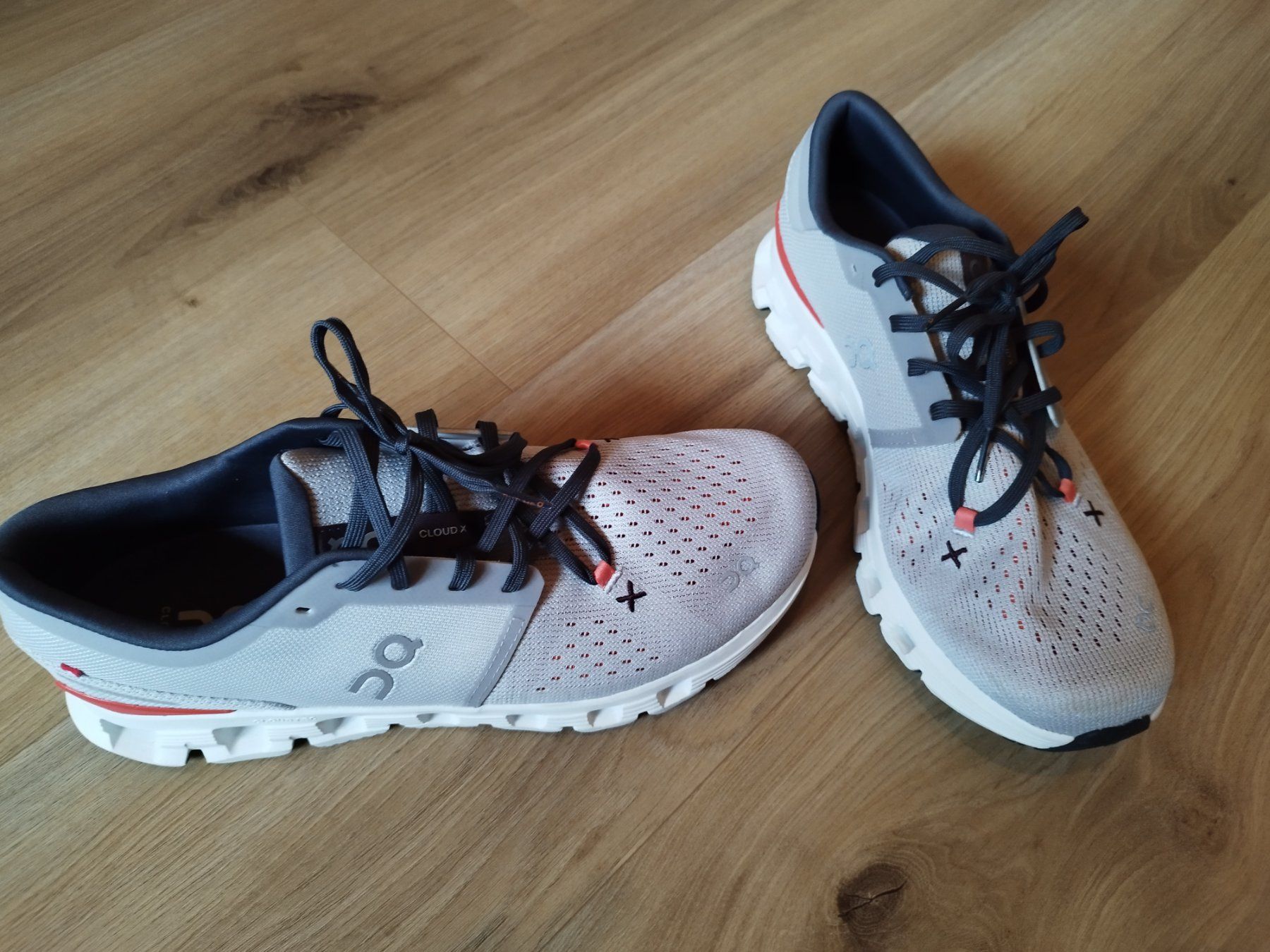 On Chaussures hommes: Chaussures On – D'occasion à Boécourt par aur_d8t5 1