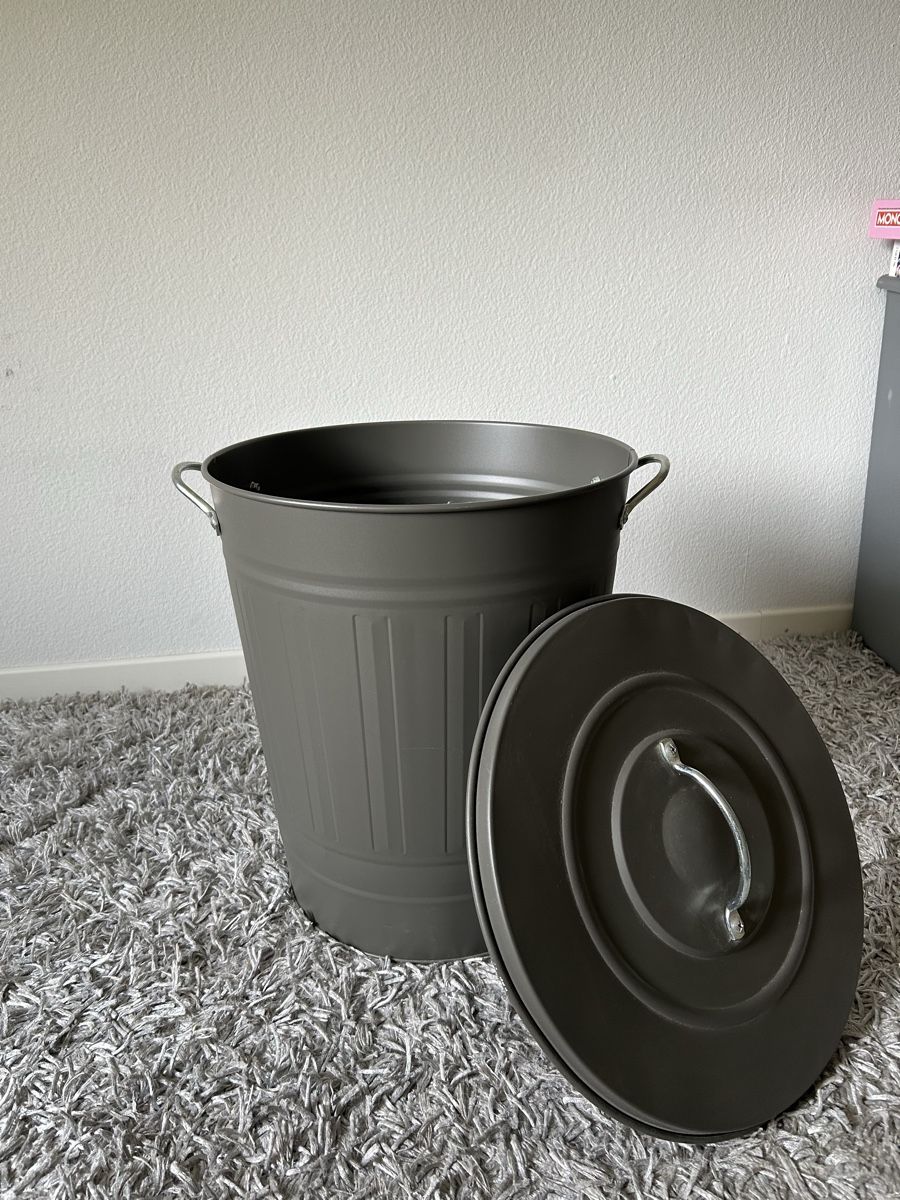 Wäschekörbe: Wäschekorb, Metall grau – Gebraucht aus Zürich von ten_dhq7 1