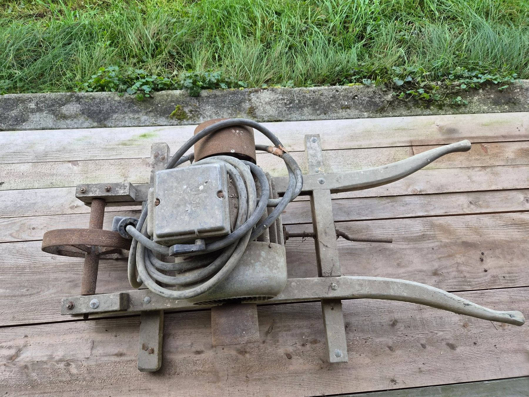 Moteurs: Alter Elektromotor – Défectueux à Malters par Bw4