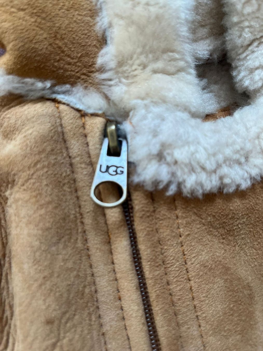 Completi: UGG Australia Winter Overall, Warm und Weich – Usato da Bottmingen venduto da lohner 1