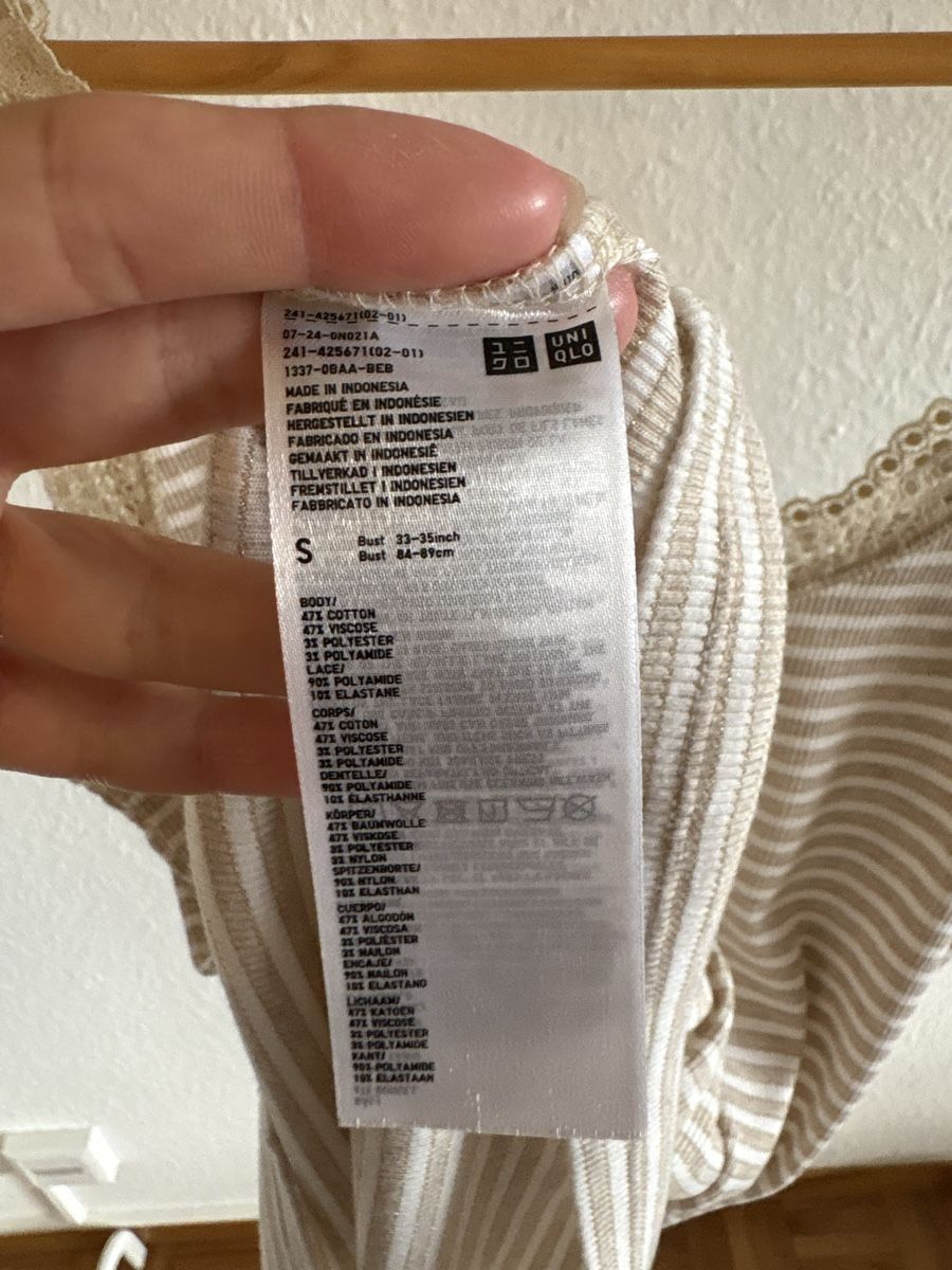 Top: Uniqlo top – Nuovo (secondo la descrizione) da Genève venduto da mar_dt67 3
