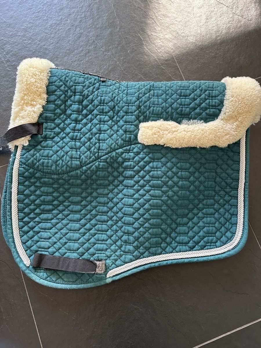 Felix Bühler Coperte & Accessori: Lammfellschabracke WB – Usato da Thal venduto da Nawajo