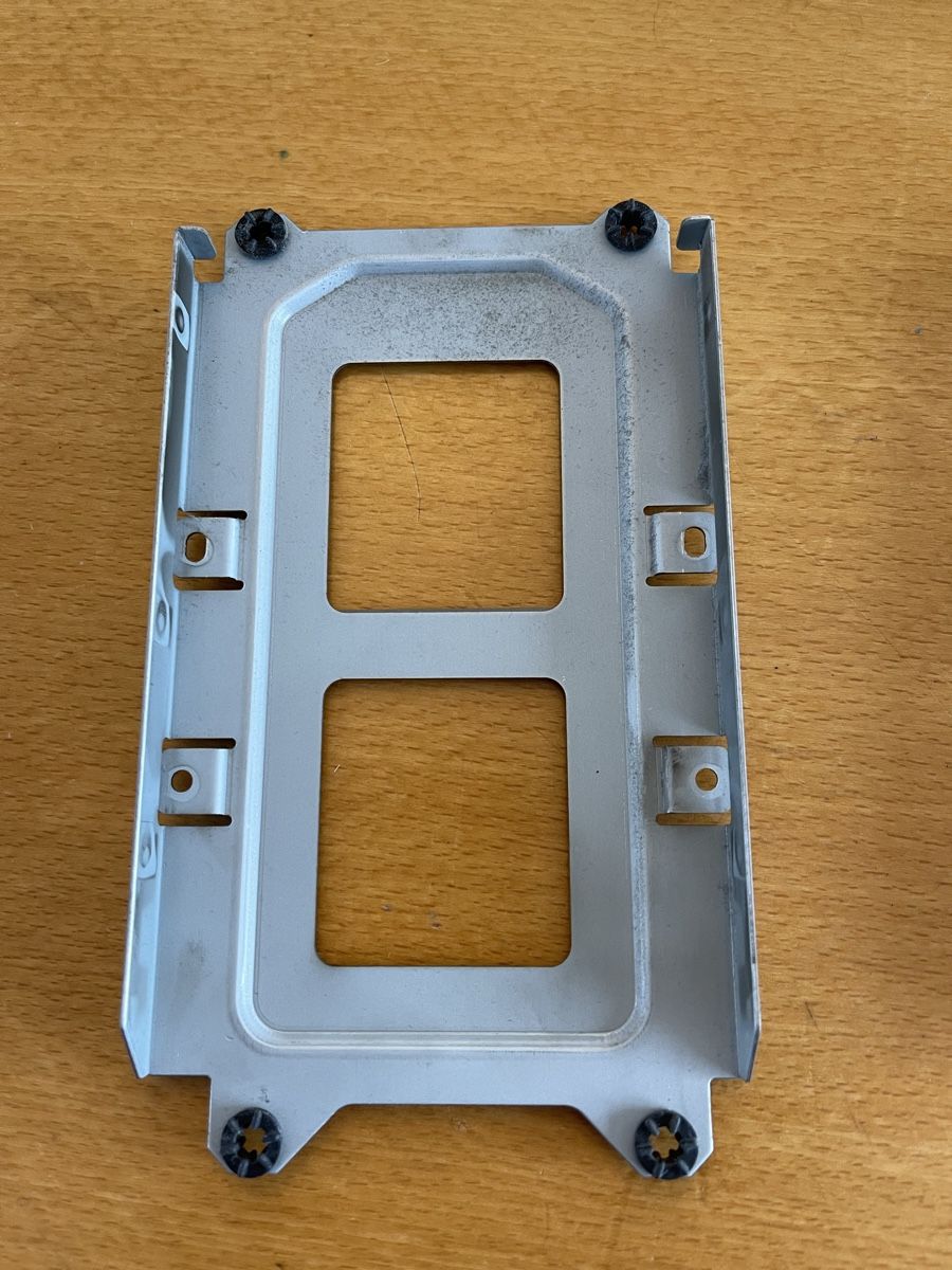 Unità & Adattatore: 3.5" Festplatten Rahmen Einbaurahmen HDD Adapter – Usato da Wängi venduto da Bmo