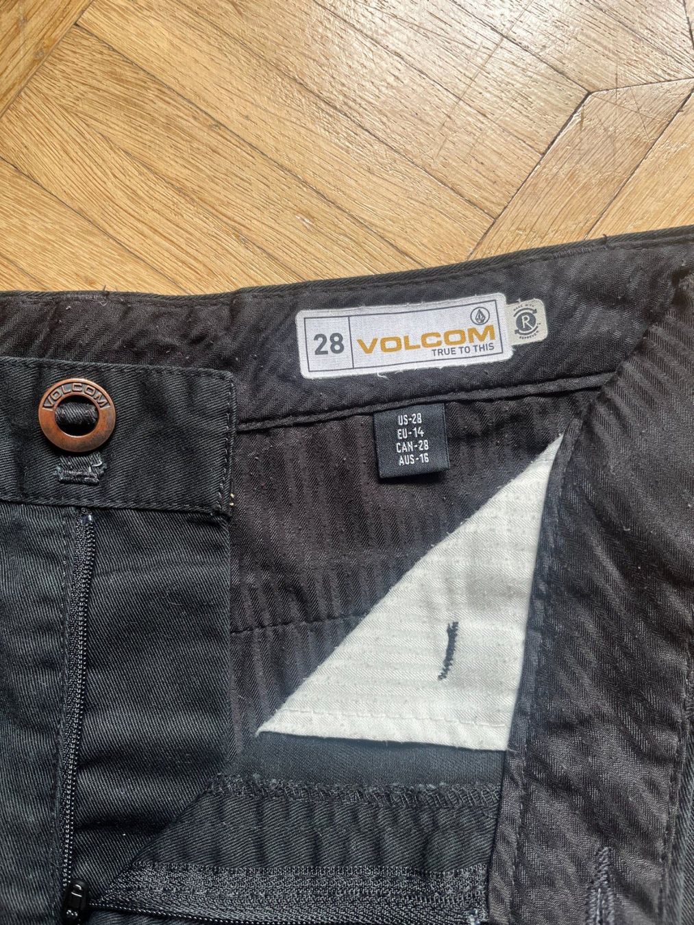 Volcom Pantaloni: Volcom Shorts Gr.14/ 164 – Usato da Zürich venduto da Vreni007 2