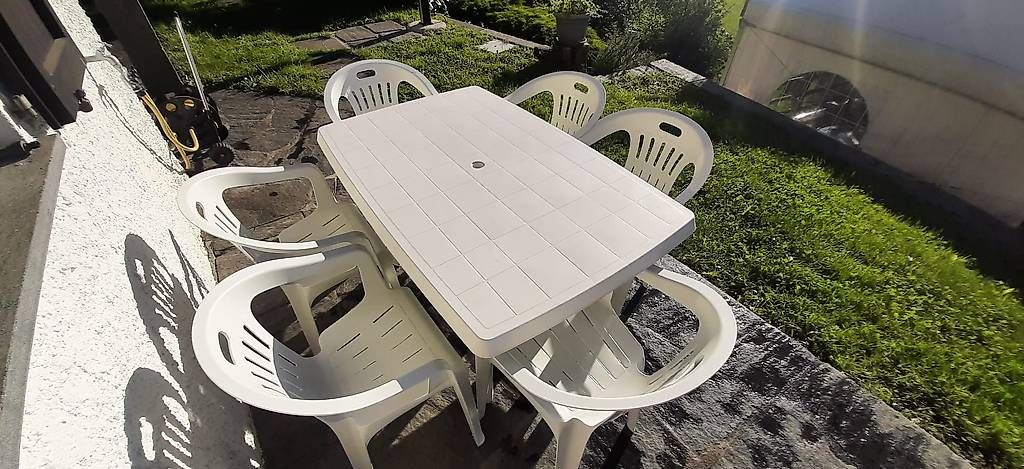 Set di tavolo e panche: Tavolo e sedie da giardino – Usato da S. Antonino venduto da Leano77 2