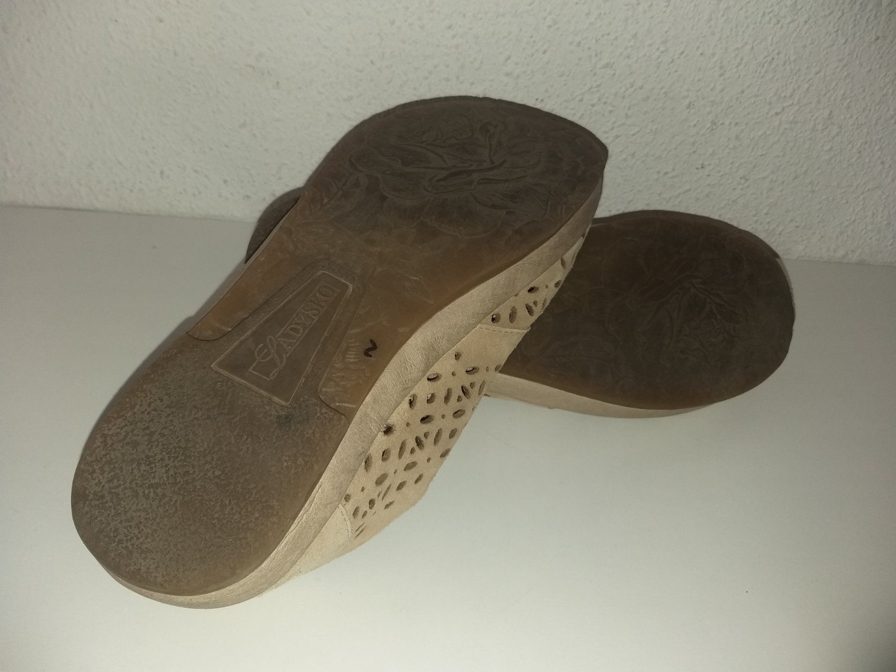 Scarpe da donna: LADYSKO  Chaussures / Schuhe  Pointure / Nummer 36 – Usato da Cossonay-ville venduto da Super-Price-Quality 5