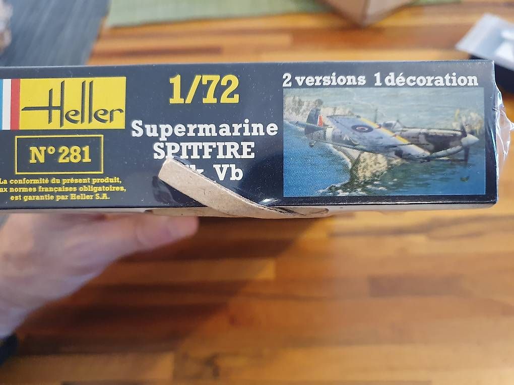 Heller Modellbausätze & Standmodelle: Heller Spitfire Mk Vb 1:72 Modellbau Flugzeug Bausatz neu – Neu und originalverpackt aus Oberglatt ZH von watchkurt 1