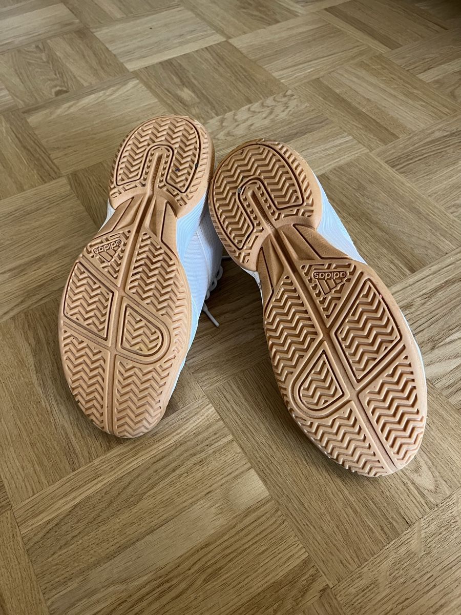 Adidas Scarpe da donna: Adidas tennis shoes – Nuovo (secondo la descrizione) da Thalwil venduto da zen_hpz5 2