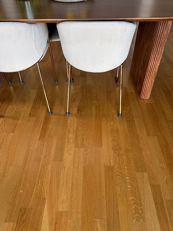 Sedie: 6 Samtstühle Beige mit goldigen Beinen – Usato da Wädenswil venduto da sinuuro 3