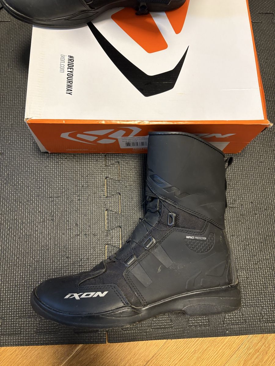 Scarpe da uomo: Bottes moto Ixon 43 – Usato da Neyruz-sur-Moudon venduto da Flachouille