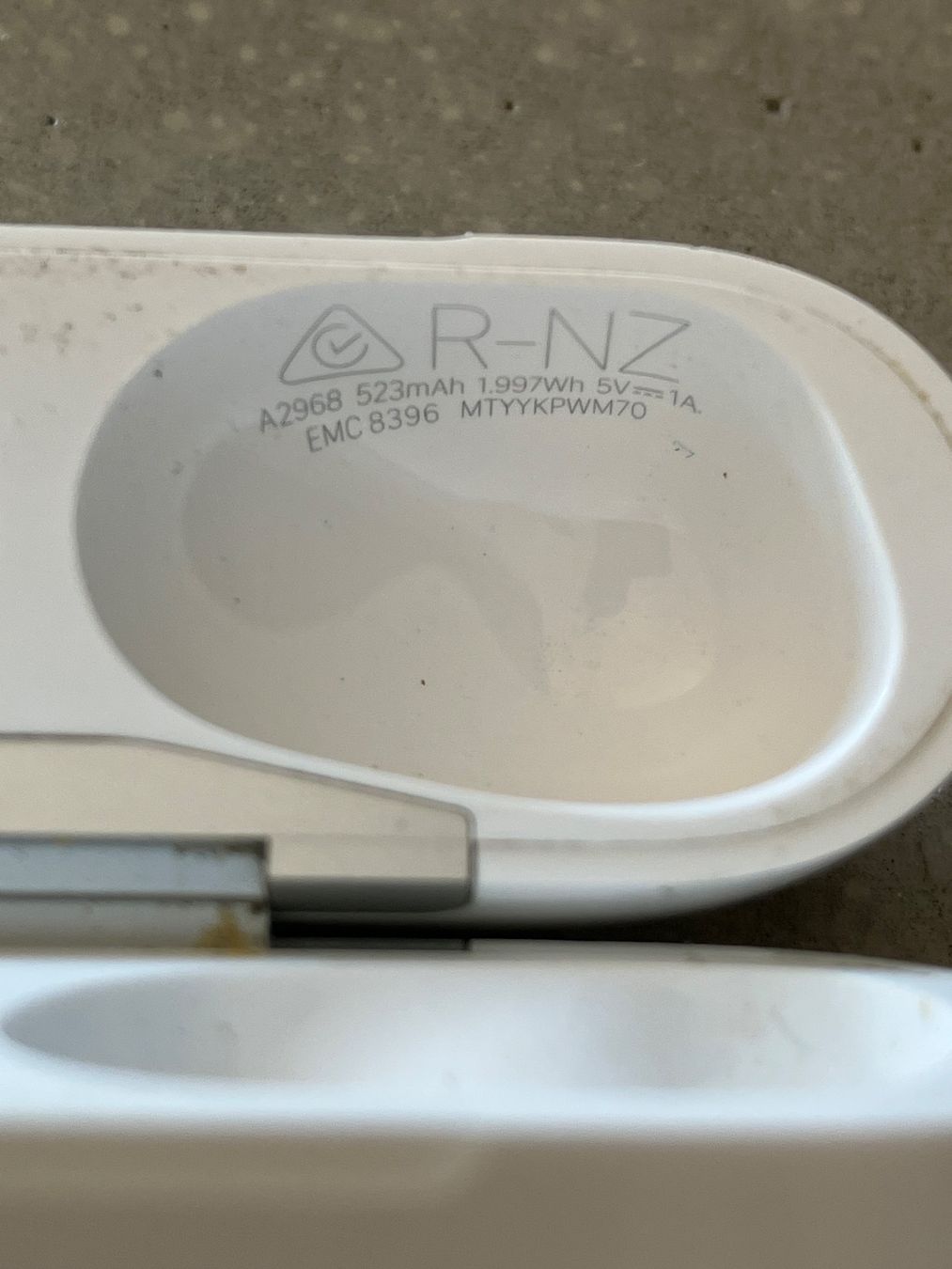 Apple Cuffie: APPLE AIRPODS PRO 2 Case – Usato da Lausanne venduto da mr.v 4