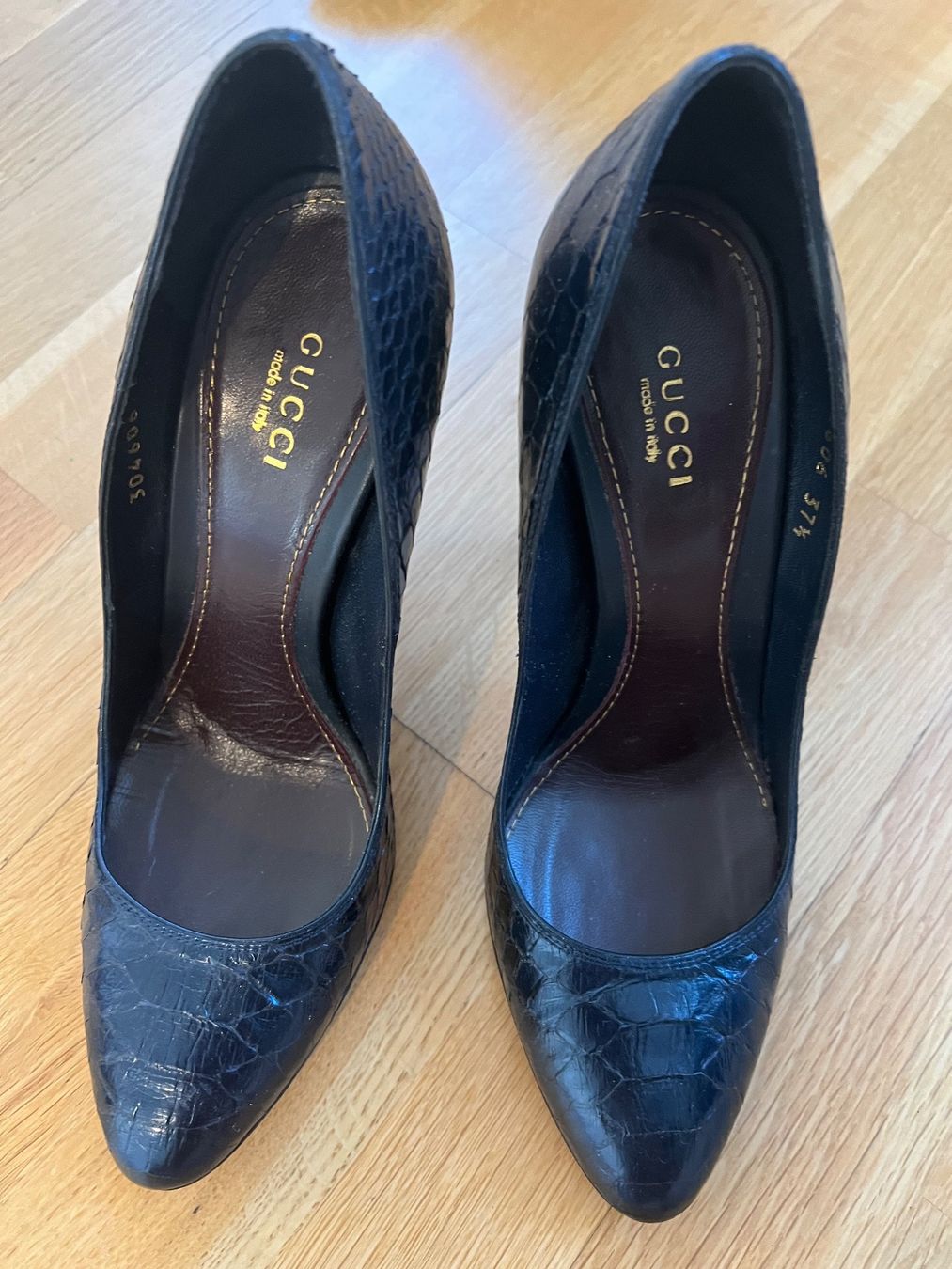 Gucci Damenschuhe: Gucci Python Pumps dunkelblau 37,5 – Gebraucht aus Basel von Bettybooo 6