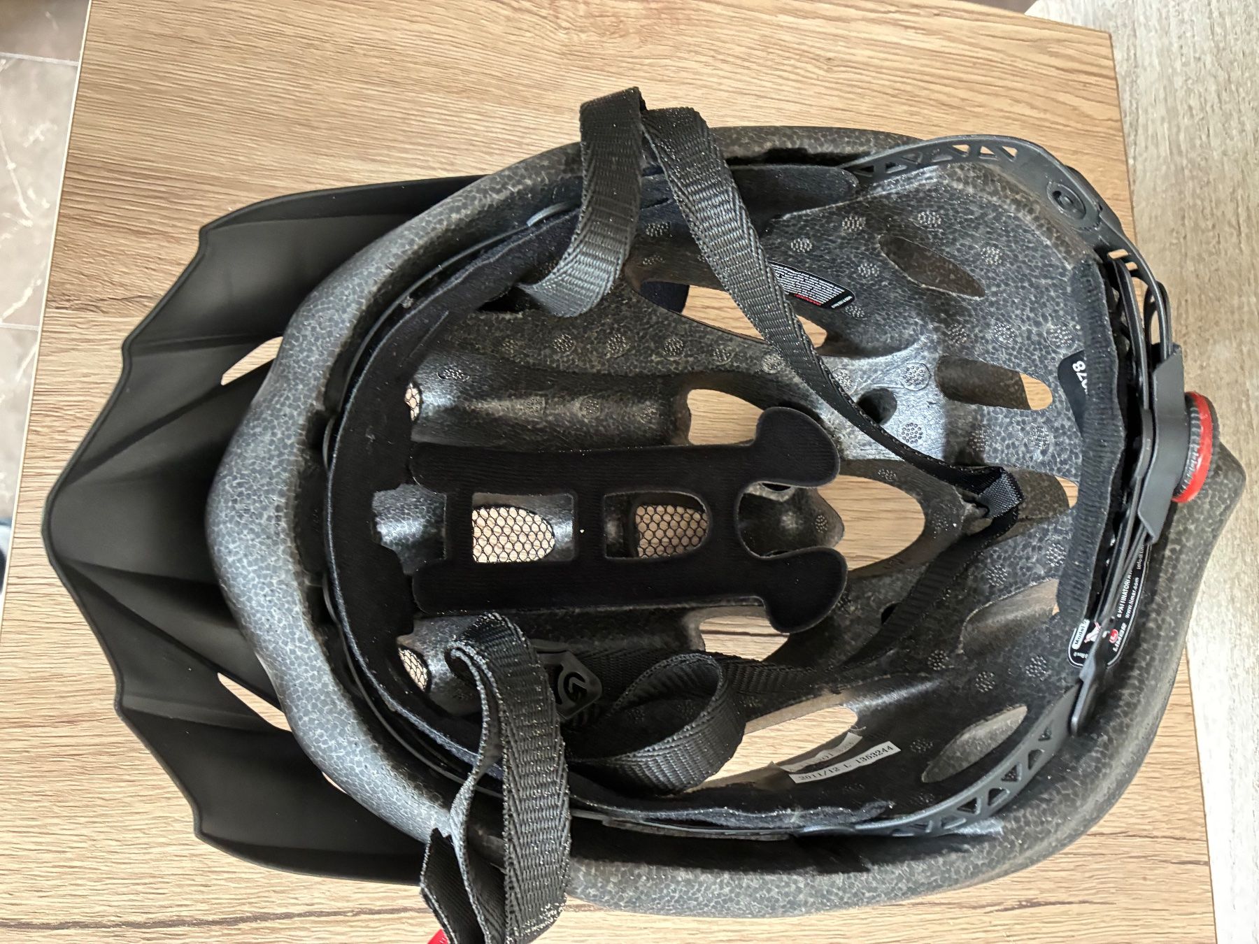 Caschi: Limar casco da bici mod. 525 L – Nuovo e nell'imballaggio originale da Bioggio venduto da garderoco 2
