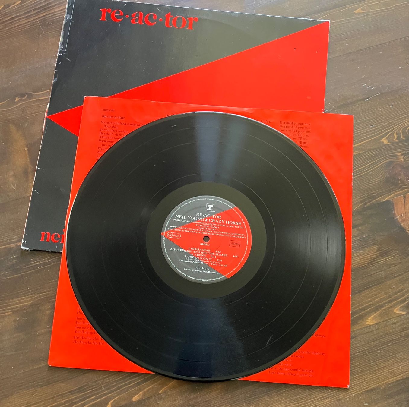 Dischi in vinile: NEIL YOUNG CRAZY HORSE - REACTOR – Usato da steffisburg venduto da Dstauffer 1