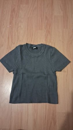 TWG Set zwei Crop Tops gerippt Grösse S guter Zustand