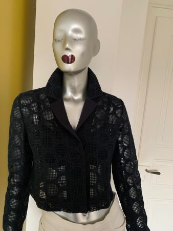 AKRIS: Super chicer dunkelblauer Blazer mit Stickerei, 36