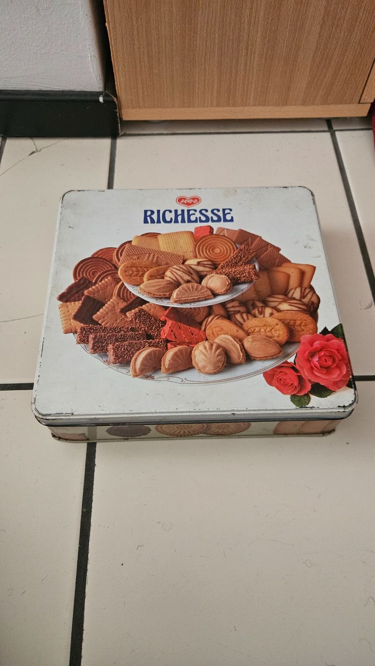 Altro in Decorazioni & Accessori: Scatola di latta Richesse – Usato da Melano venduto da H-Sara