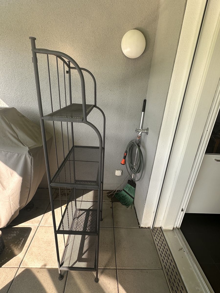 Scaffali: Graues Aussenregal – Usato da Zürich venduto da Boba666 1