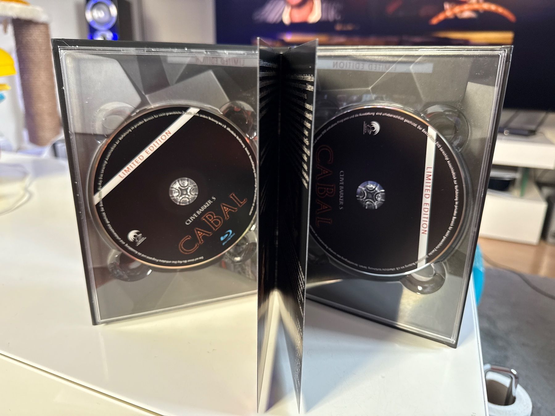 Tutti i DVDs: Clive Barker's Cabal Mediabook Vergriffen – Usato da Allschwil venduto da meeresperle 2