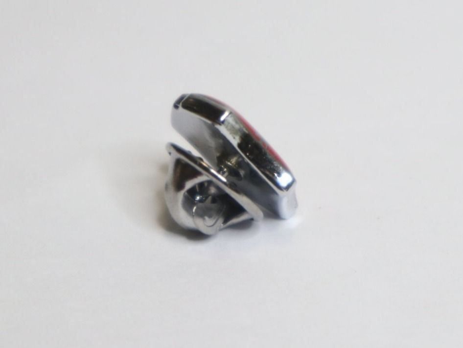 Victorinox Plaketten & Abzeichen: Victorinox Pin Schweizerkreuz – Neu und originalverpackt aus Eschenbach SG von Astalavista 1