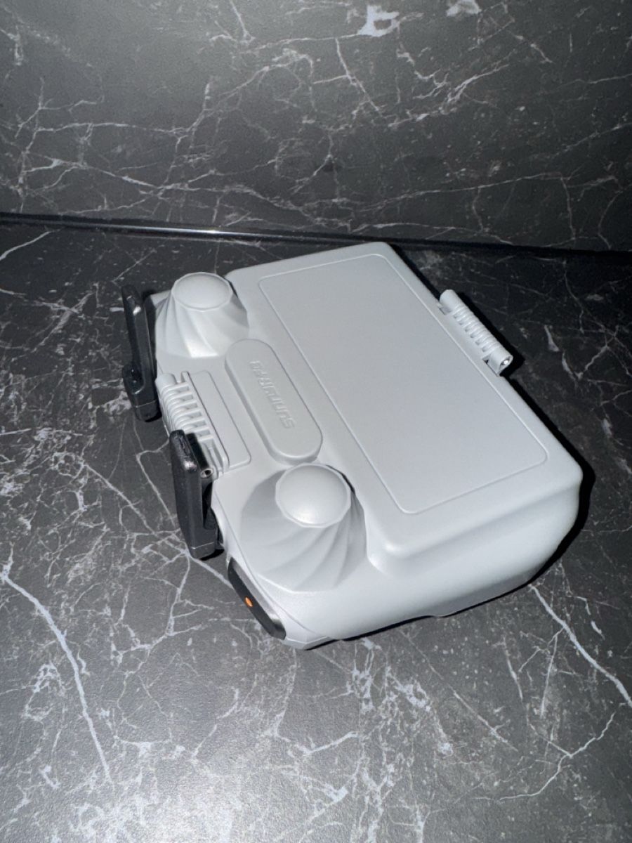DJI Commande à distance: Dji RC 2.0 – D'occasion à Laupen BE par WinterSnow 2