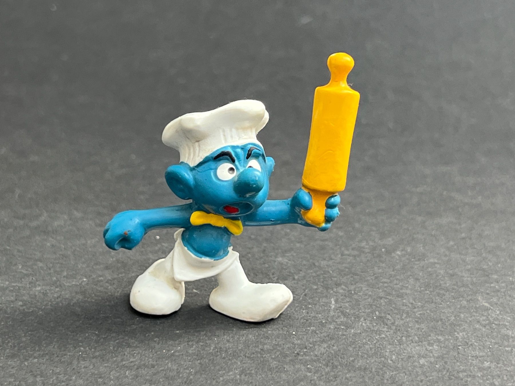 Bullyland Statuette: 20099 BÄCKERMEISTER Schlumpf Bäcker – Usato da Ennetbaden venduto da mapa05