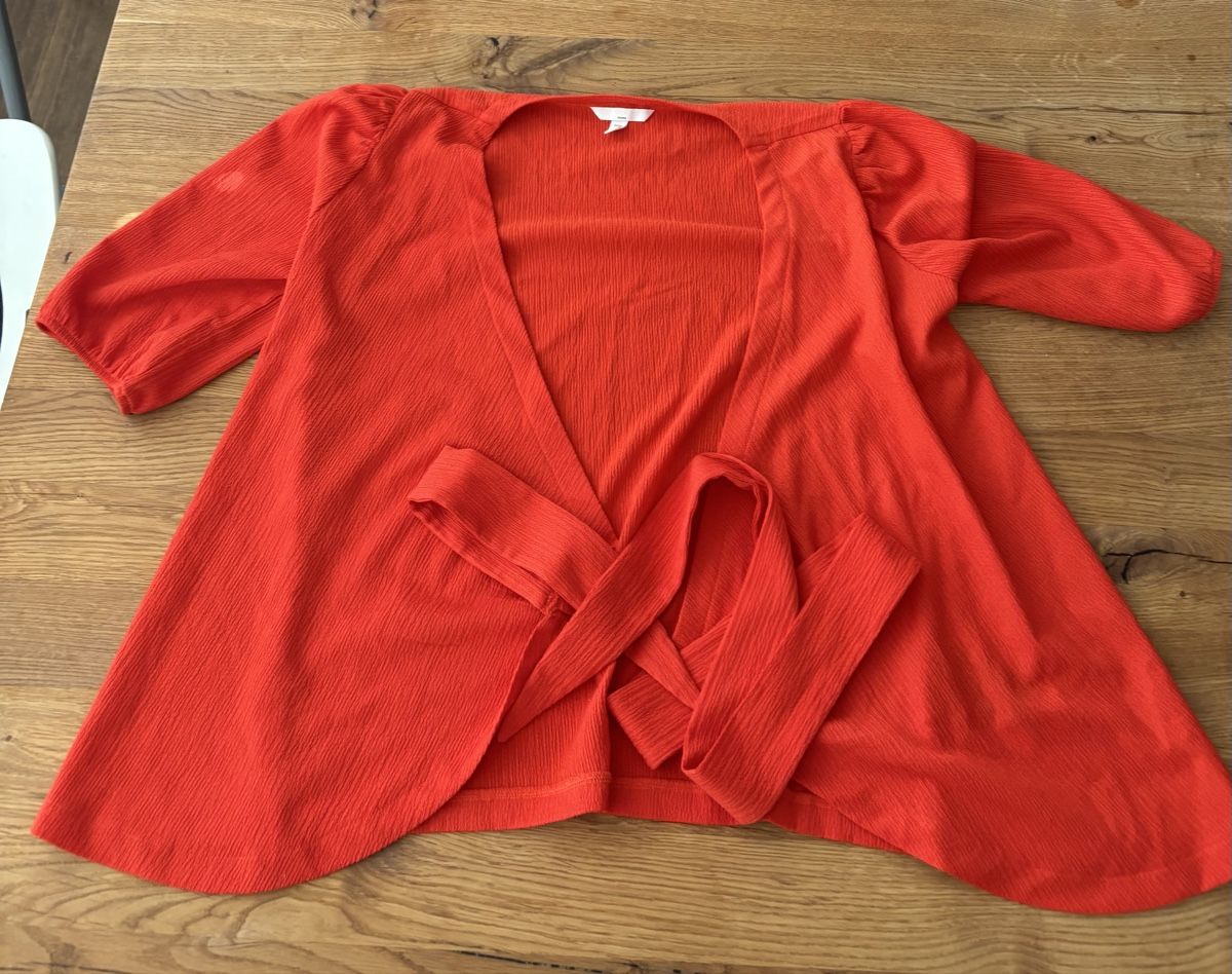 H&M Tops: 3 Stilltops & 1 Stillbluse – Gebraucht aus Toffen von Mara685 2