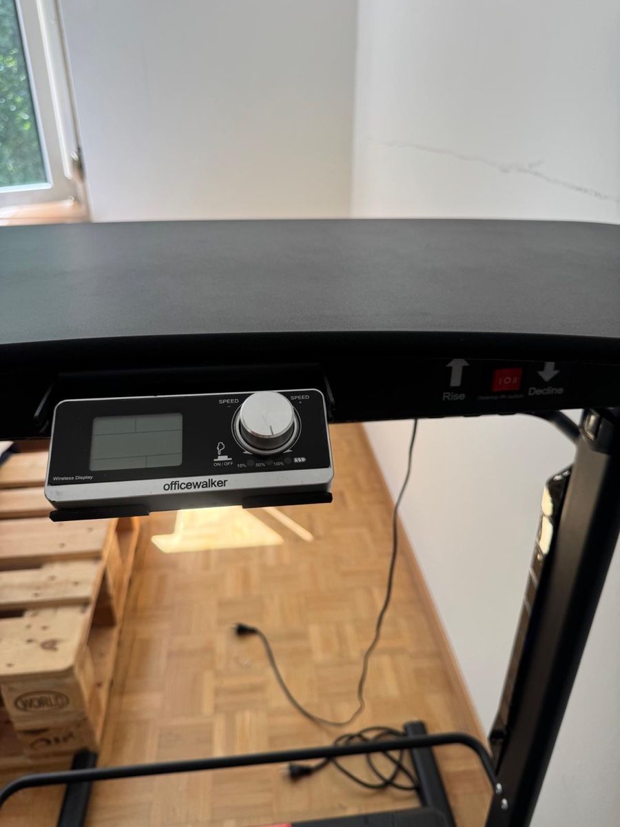 Tavoli: Laufband fürs Homeoffice mit stehtisch – Usato da Emmenbrücke venduto da kra_2dm7 3