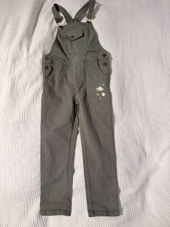 Kinders Latzhose Grösse 110 Weltraum - NEU