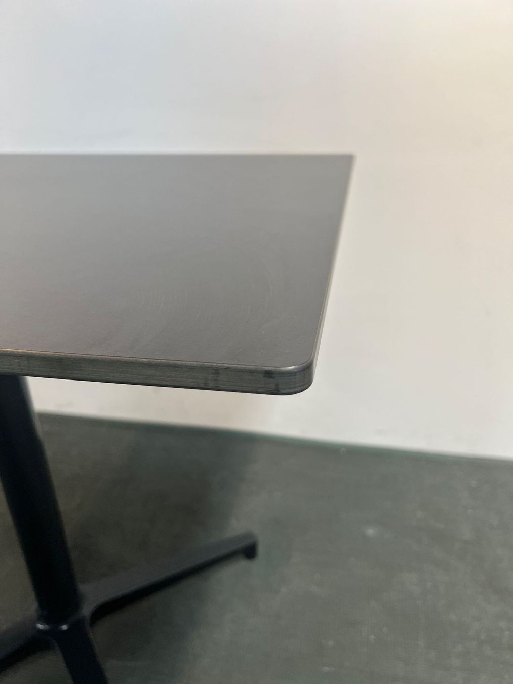 Vitra Tische: 014 VITRA Bistro Table indoor – Gebraucht aus Wangen an der Aare von TBYN 2