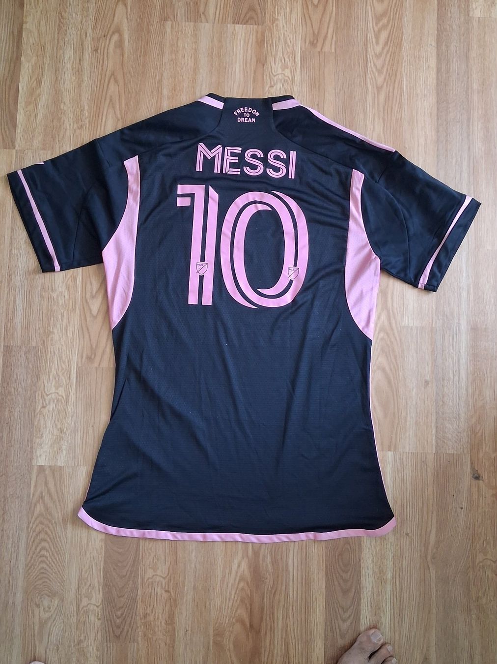 Adidas Leibchen & Hosen: Messi #10 Inter Miami Away "La Noche" Adidas – Gebraucht aus Kloten von Frigo_1 1
