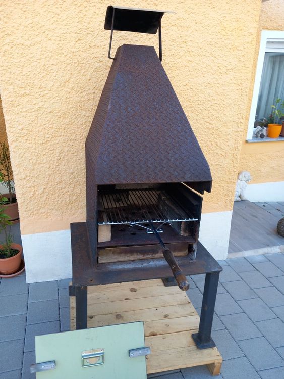 Holzkohle Grill / Eisen Garten Grill mit Kamin Kaufen auf Ricardo