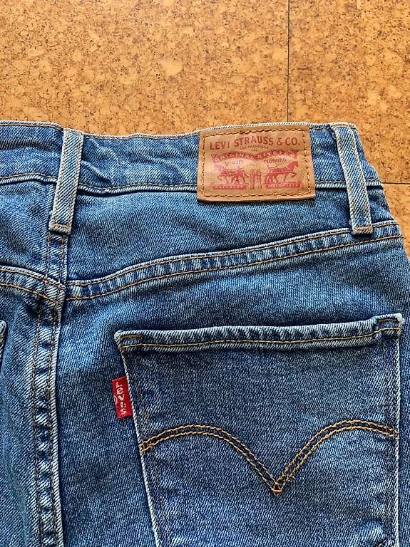 Jeans: Levis Jeans Grösse 26 – Usato da Bern venduto da RamonaSteiner 2