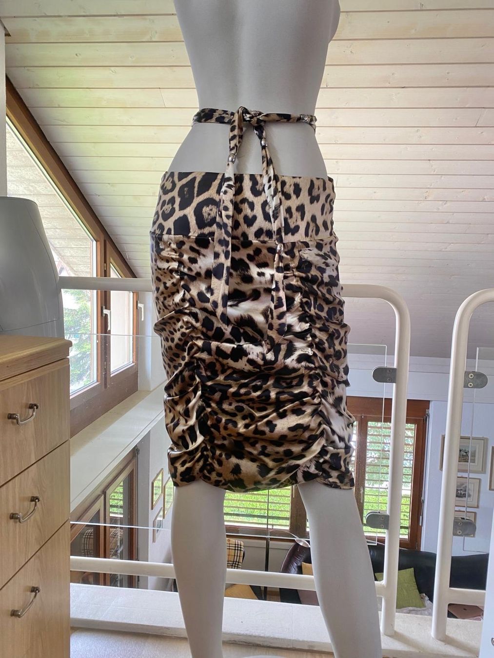 Roberto Cavalli Gonne: Exklusiver Seidenjupe ROBERTO CAVALLI – Nuovo (secondo la descrizione) da Neuhausen venduto da Lechasseur 1