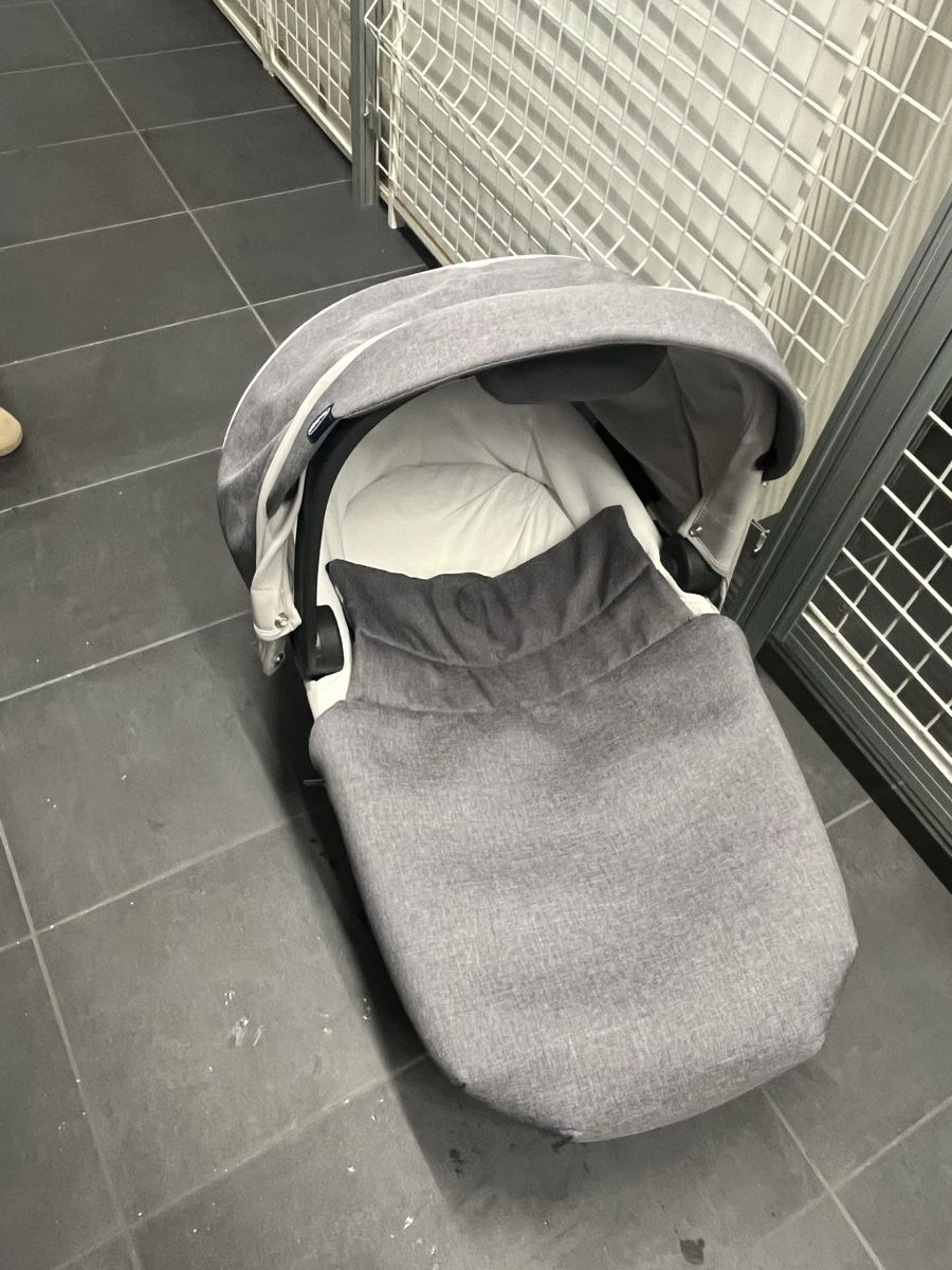 Chicco Carrozzine: Vendo Trio Chicco Style go Up – Usato da Sementina venduto da boc_blg8 4