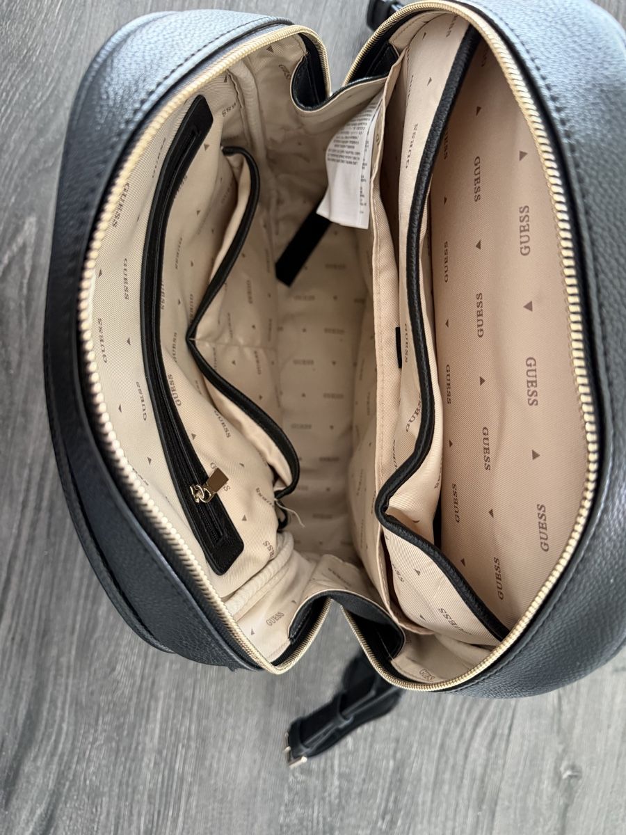 Guess Rucksäcke: Sac à dos noir Guess – Gebraucht aus Châtel-St-Denis von baumannlea21 3