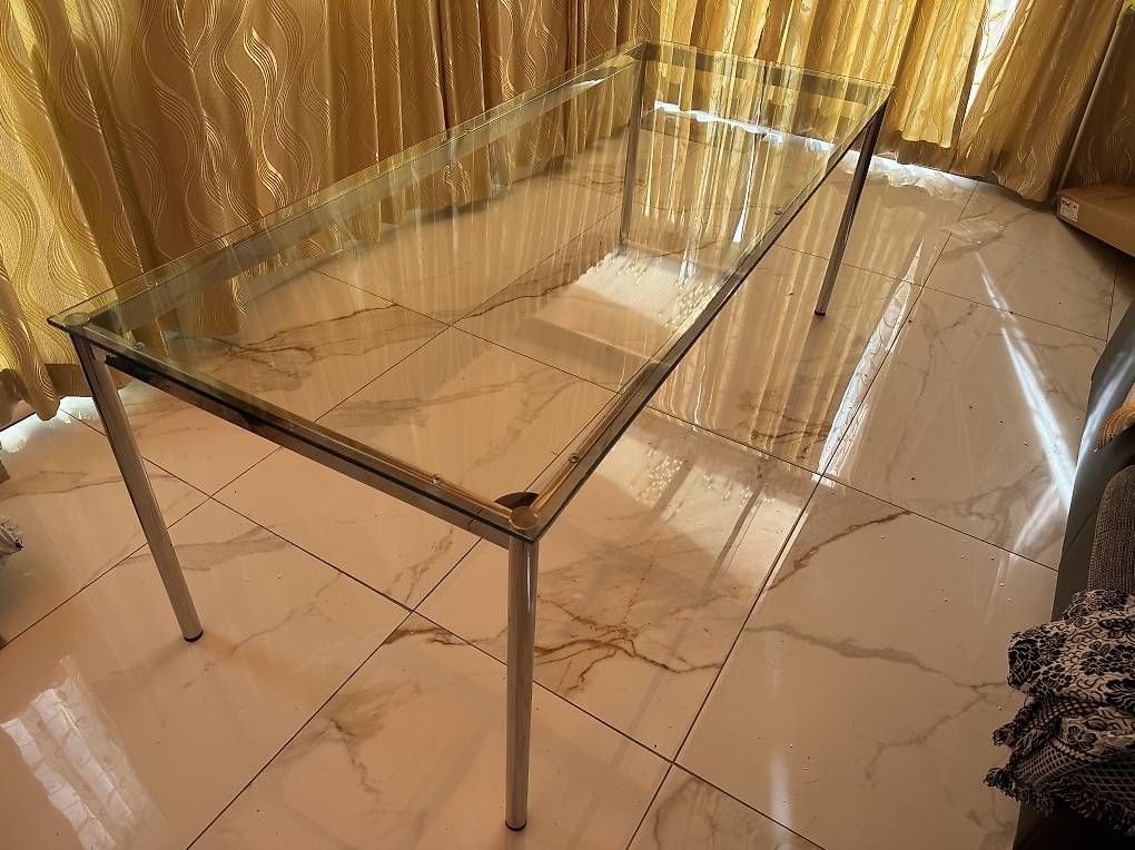 Tavoli: Glastisch 200 x 80cm – Usato da Oberentfelden venduto da lat_85xy