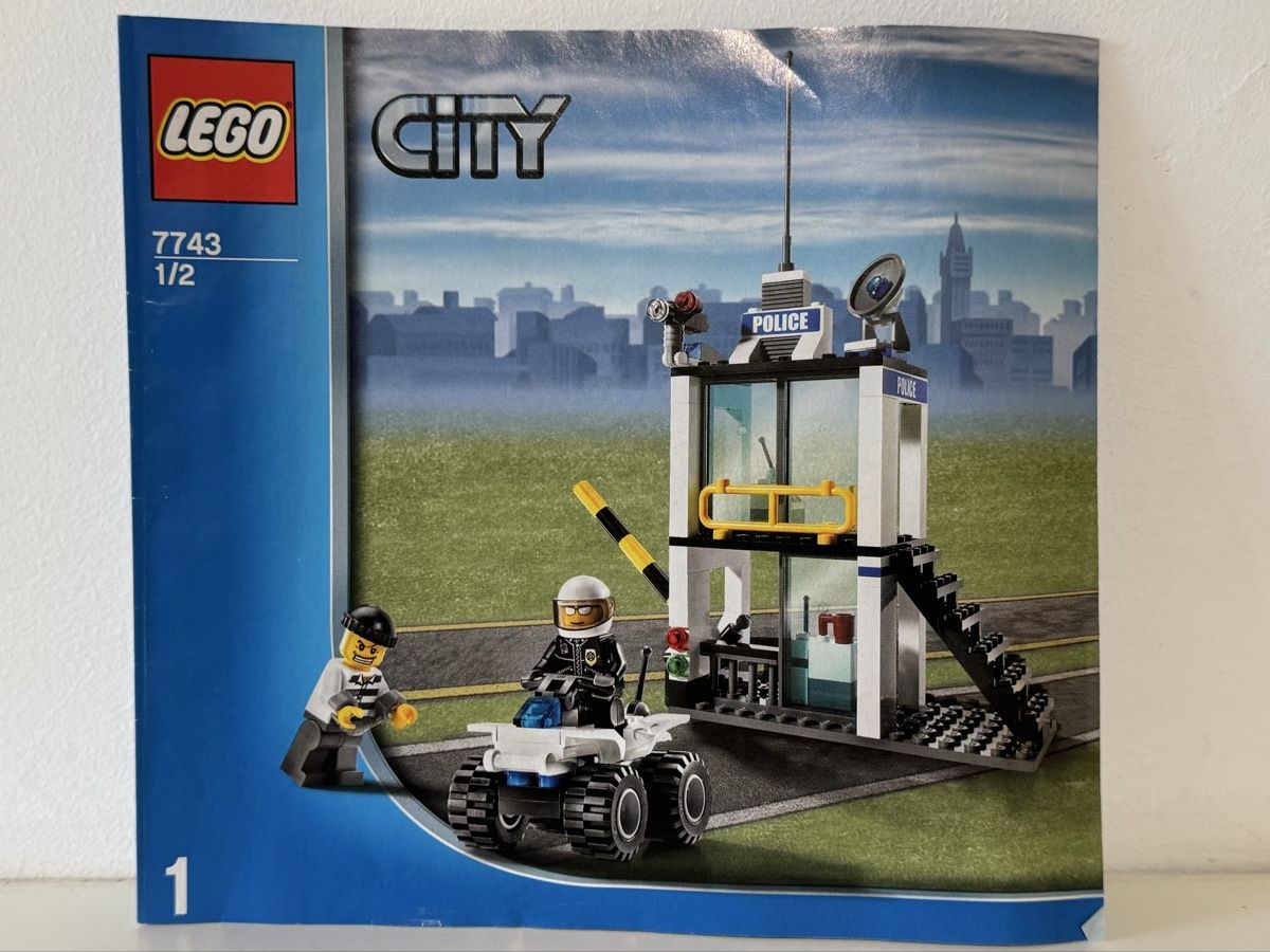 Lego Kit di costruzioni: Lego City - Police Command Center 7743 – Usato da Comano venduto da alice_x26x 4
