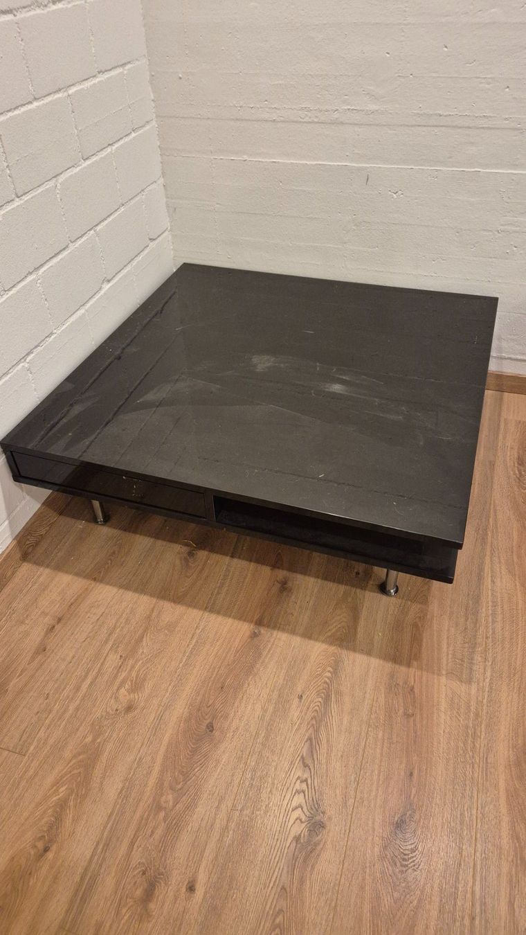 Tables: Glastisch schwarz – D'occasion à Wetzikon ZH par phleuen01