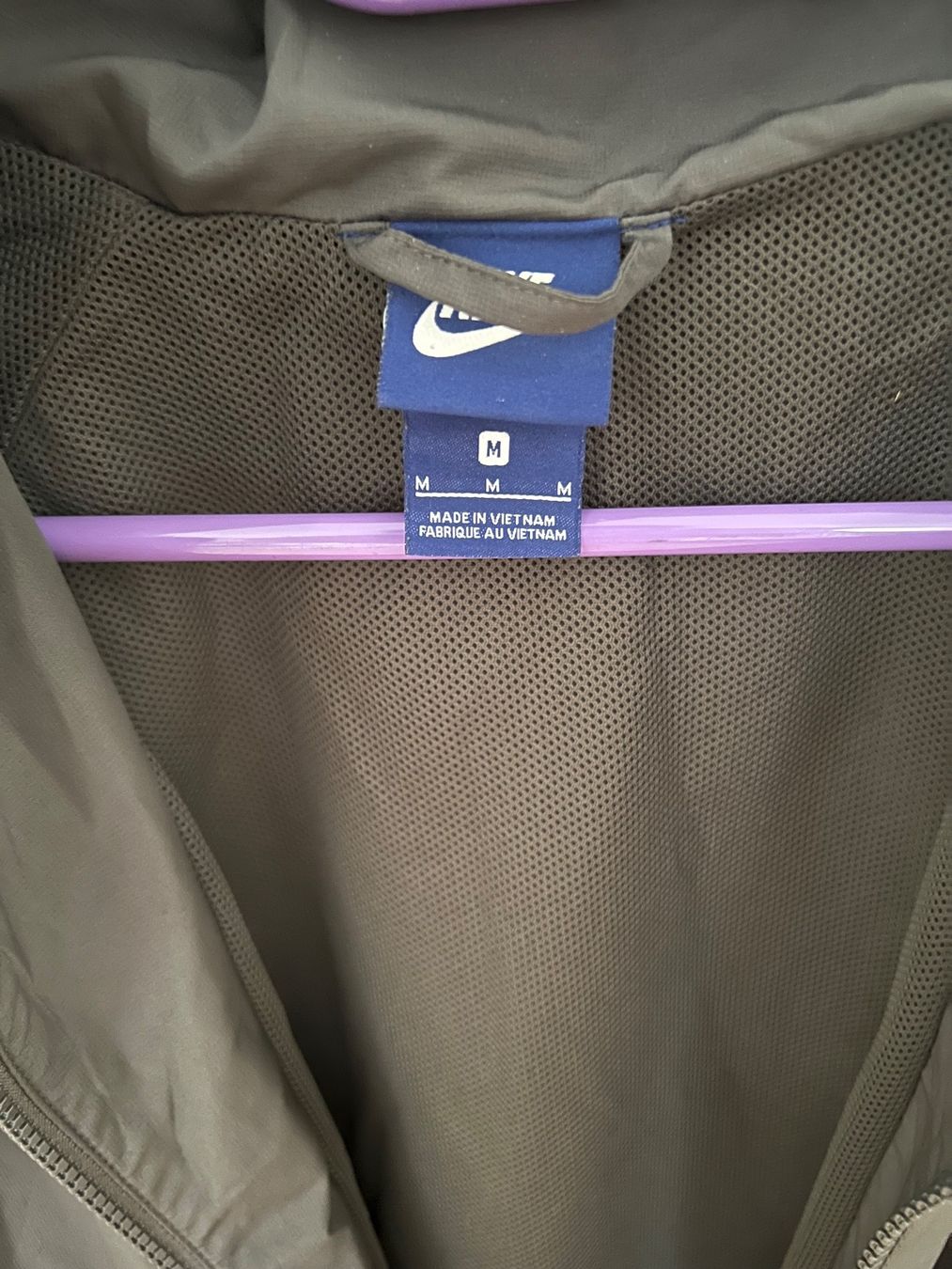 Nike Giacche: Nike vintage sportjacke – Usato da Zürich venduto da Miiau101 1