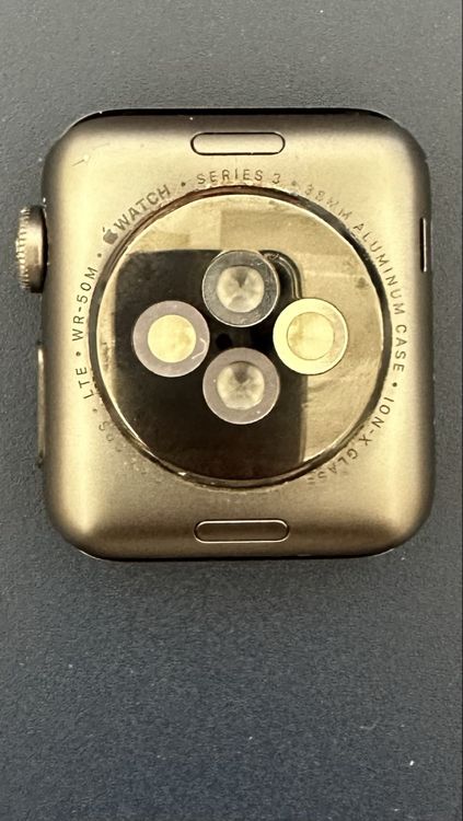 Apple Smartwatch: Apple Watch Series 3 GPS 38mm Aluminium – D'occasion à Niederhasli par Goldfinge0 1